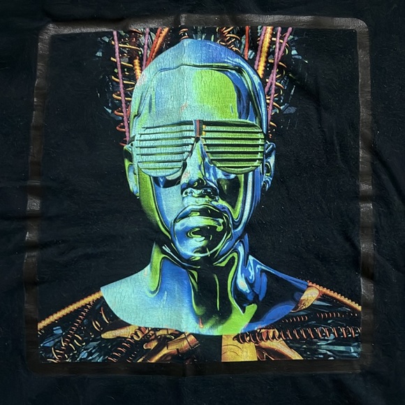 Kanye Glow In the Dark Tour Tshirt - Size S - Picture 3 of 5